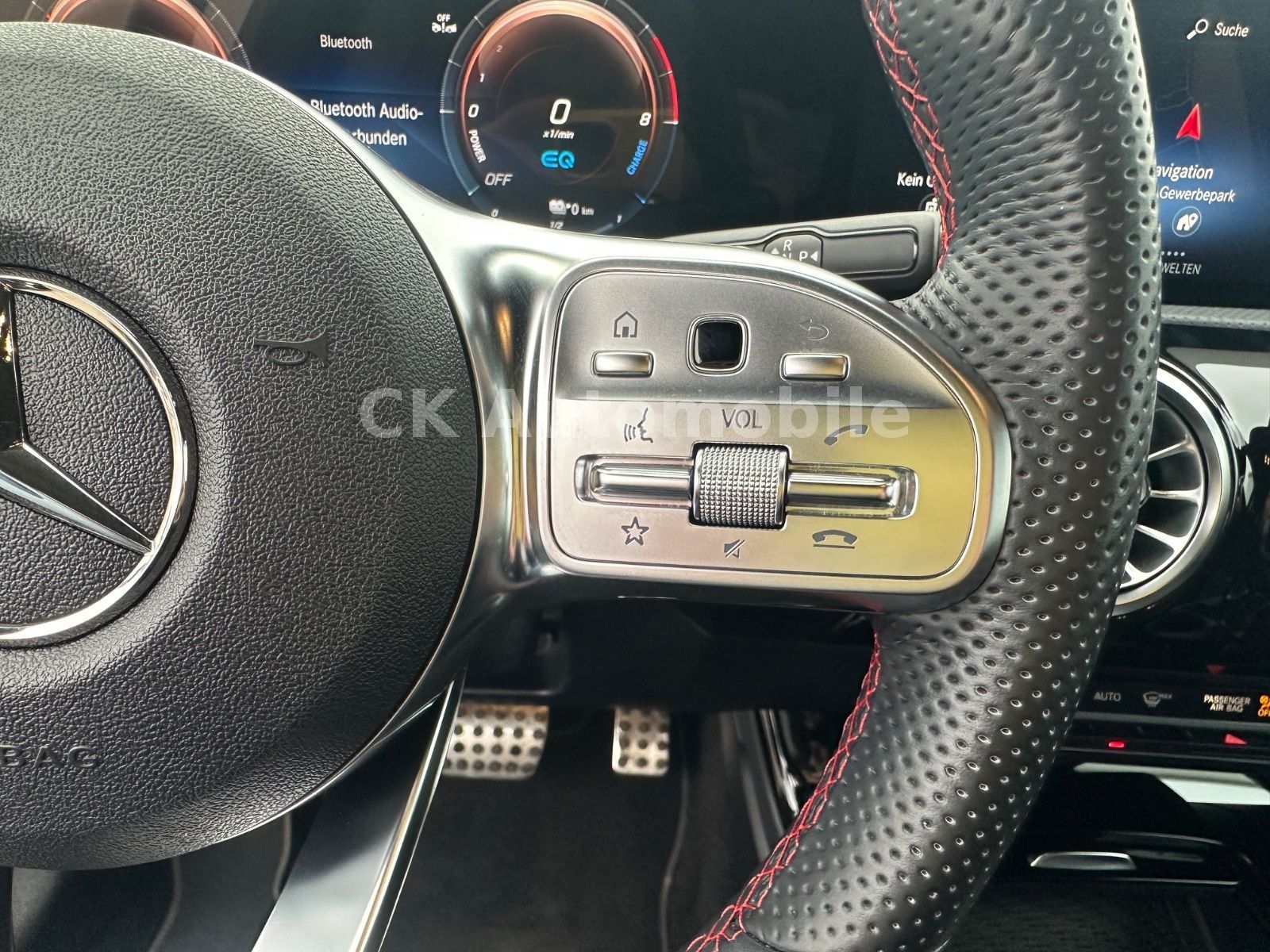 Fahrzeugabbildung Mercedes-Benz A 250e AMG-Line/Night-Paket/Navi/LED/Kamera