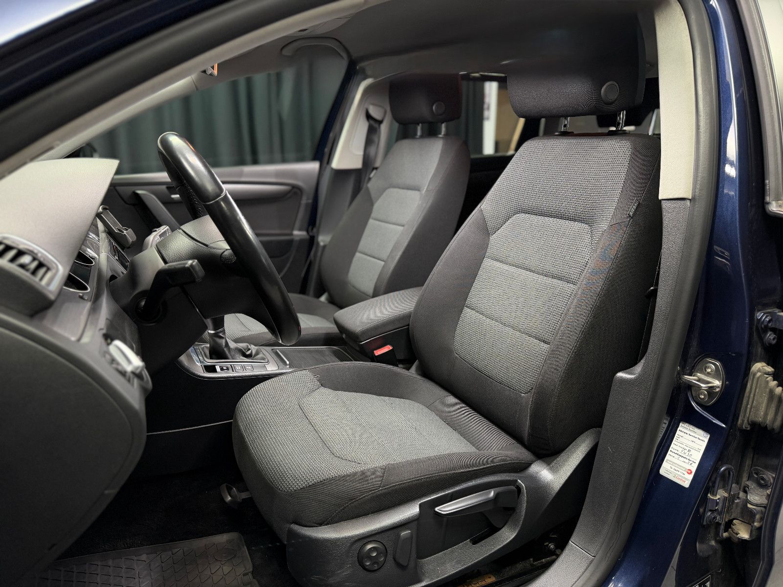 Fahrzeugabbildung Volkswagen Passat Comfortline BlueMotion |PDC|