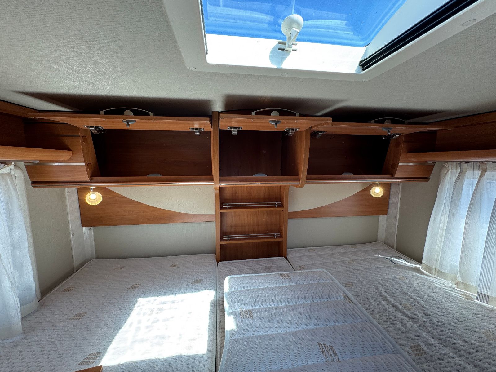 Fahrzeugabbildung HYMER / ERIBA / HYMERCAR EXSIS-T 474 EB FIAT DUCATO 1.HAND SAT TV MARKISE