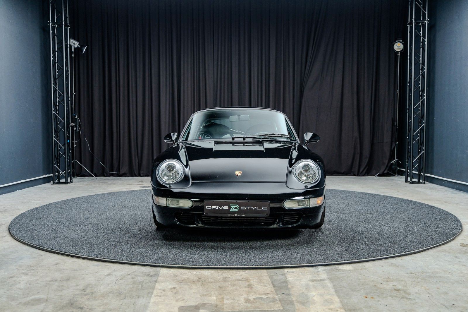 Fahrzeugabbildung Porsche 993 Carrera 4S + Bilstein + RS Sitze + Käfig