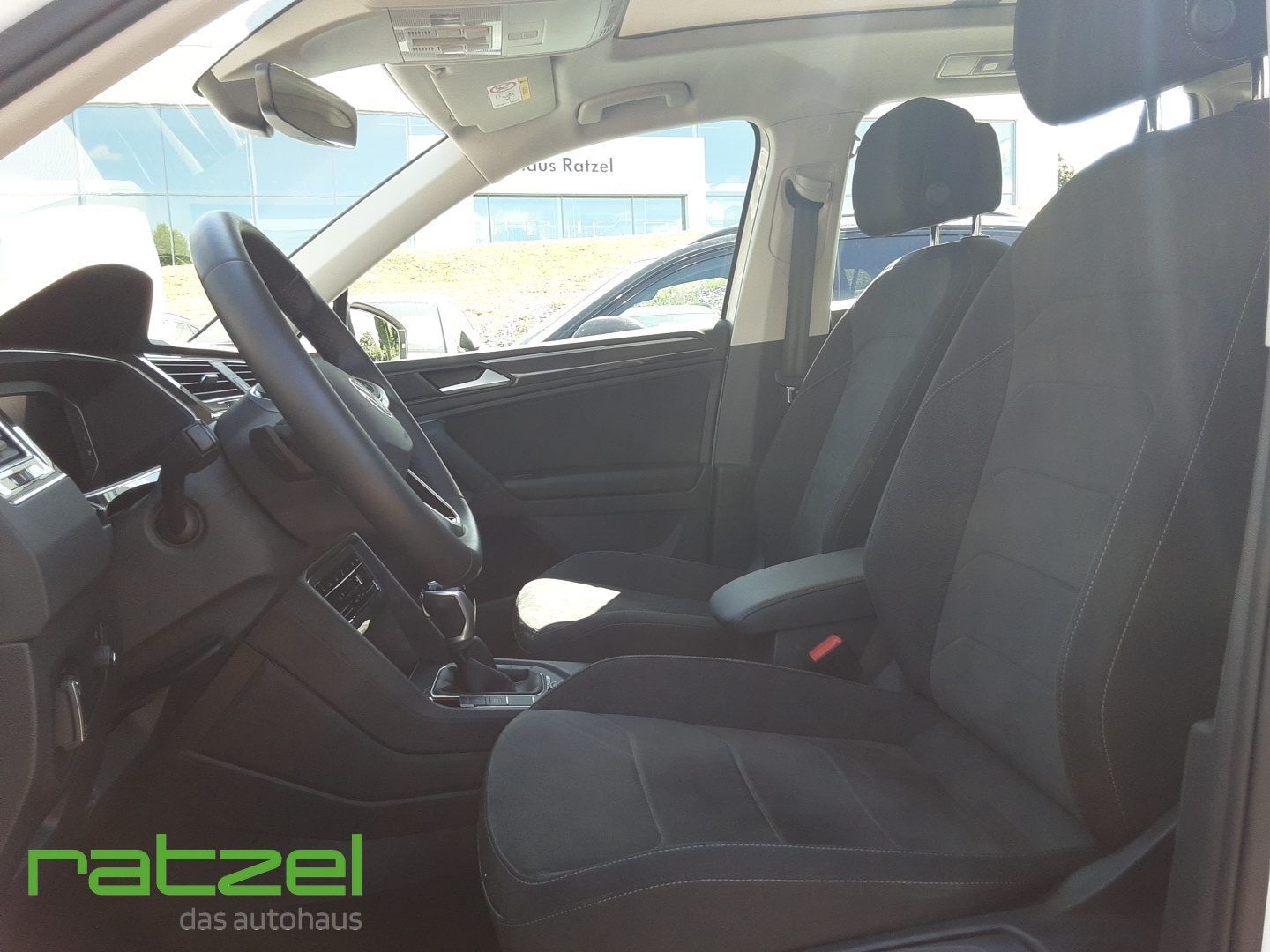 Fahrzeugabbildung Volkswagen Tiguan 4Motion Elegance 2.0 TDI 7-Gang-DSG