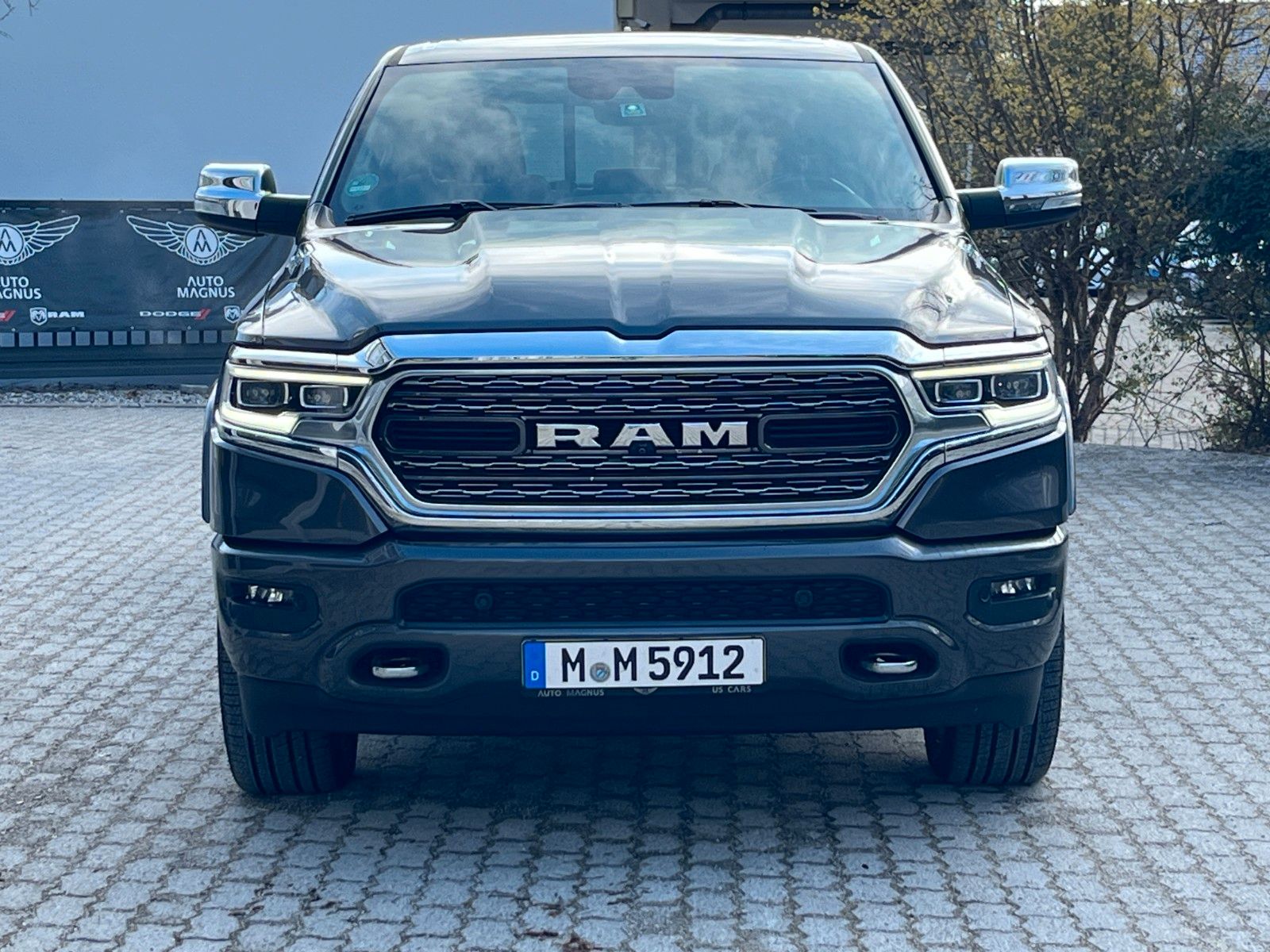 Fahrzeugabbildung Dodge RAM 1500 Limited *AHK*PANO*LPG*360°