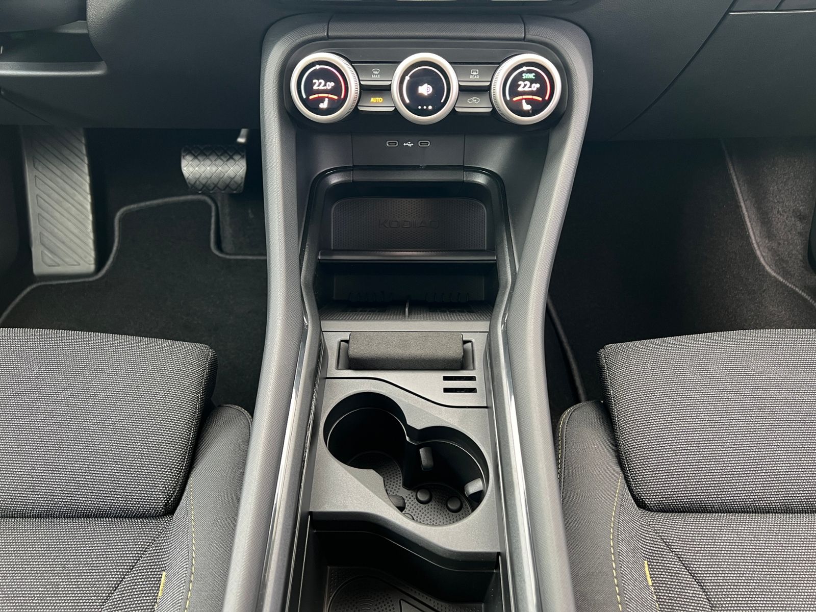 Fahrzeugabbildung SKODA Kodiaq  Selection 2.0 TDI DSG 4x4 * LED,Navi,AHK