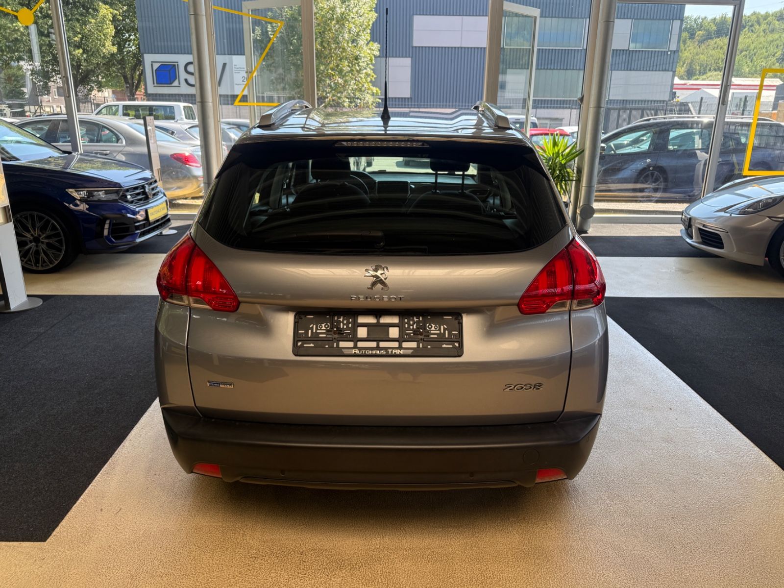 Fahrzeugabbildung Peugeot 2008 Active