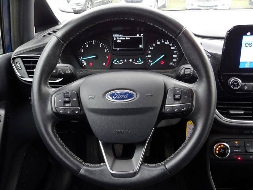 Fahrzeugabbildung Ford Fiesta 1.1 Cool & Connect ALW-Reifen