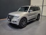 Mitsubishi Pajero 3.2DI-D Final Edition*7-Sitze|AHK|1.Hand* - silberne Mitsubishi Pajero