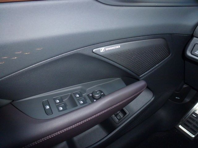 Fahrzeugabbildung CUPRA Terramar VZ 1.5 e-Hybrid DSG + Panorama