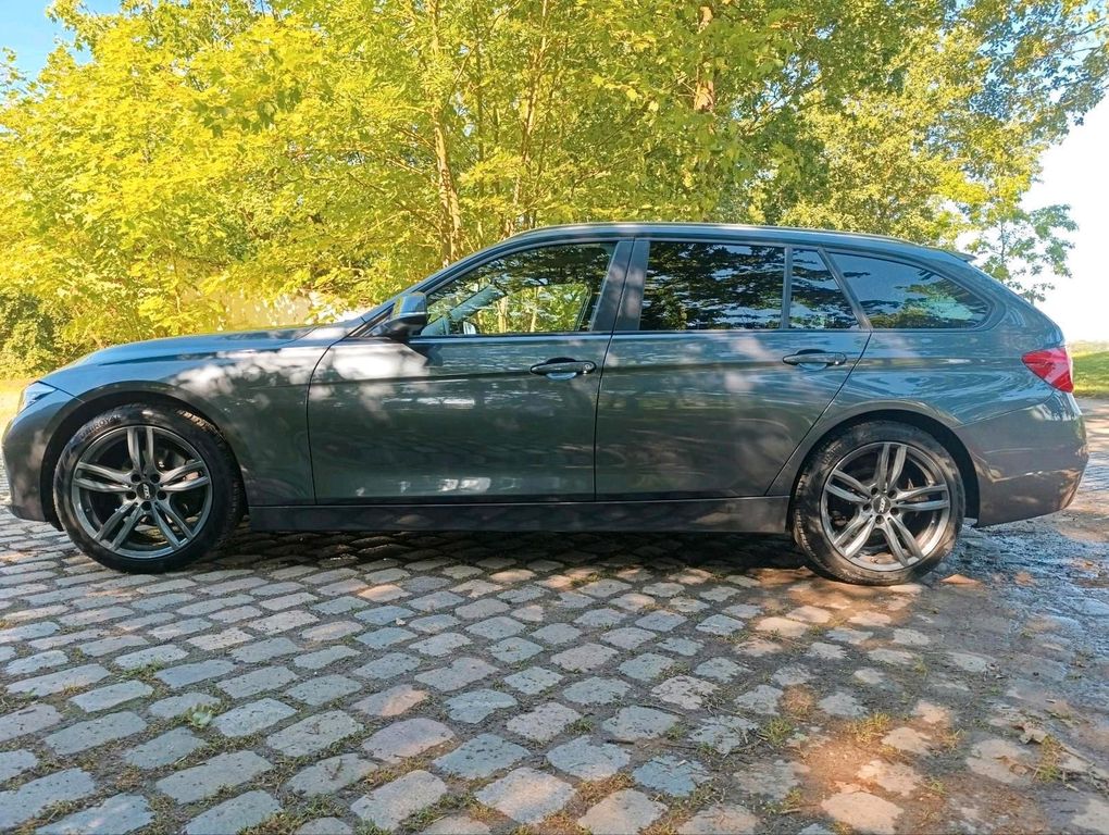 Image of BMW 320