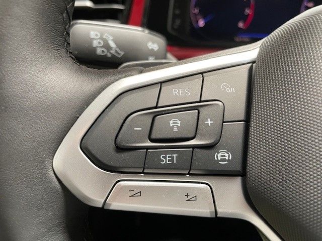 Fahrzeugabbildung Volkswagen T-Roc Cabriolet R-Line 1.5 TSI DSG Sportpaket Na