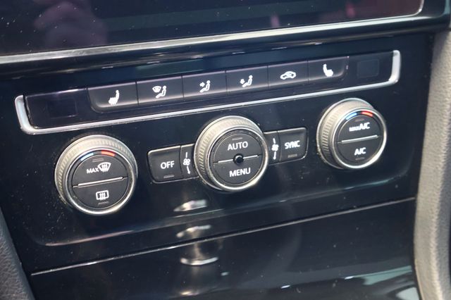 Volkswagen Golf VII Variant Highline LED Navi PanoSchiebe.