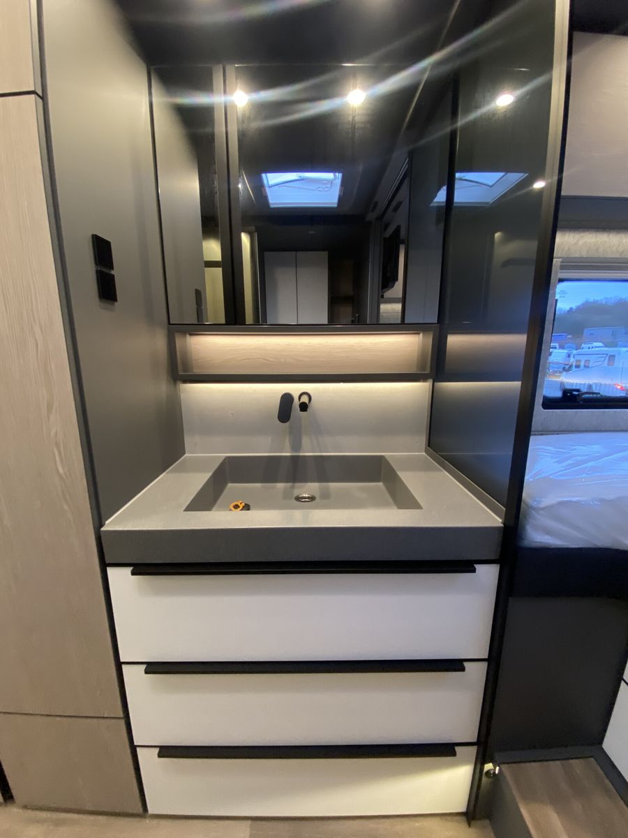 Fahrzeugabbildung Niesmann + Bischoff Flair 880 Retarder
