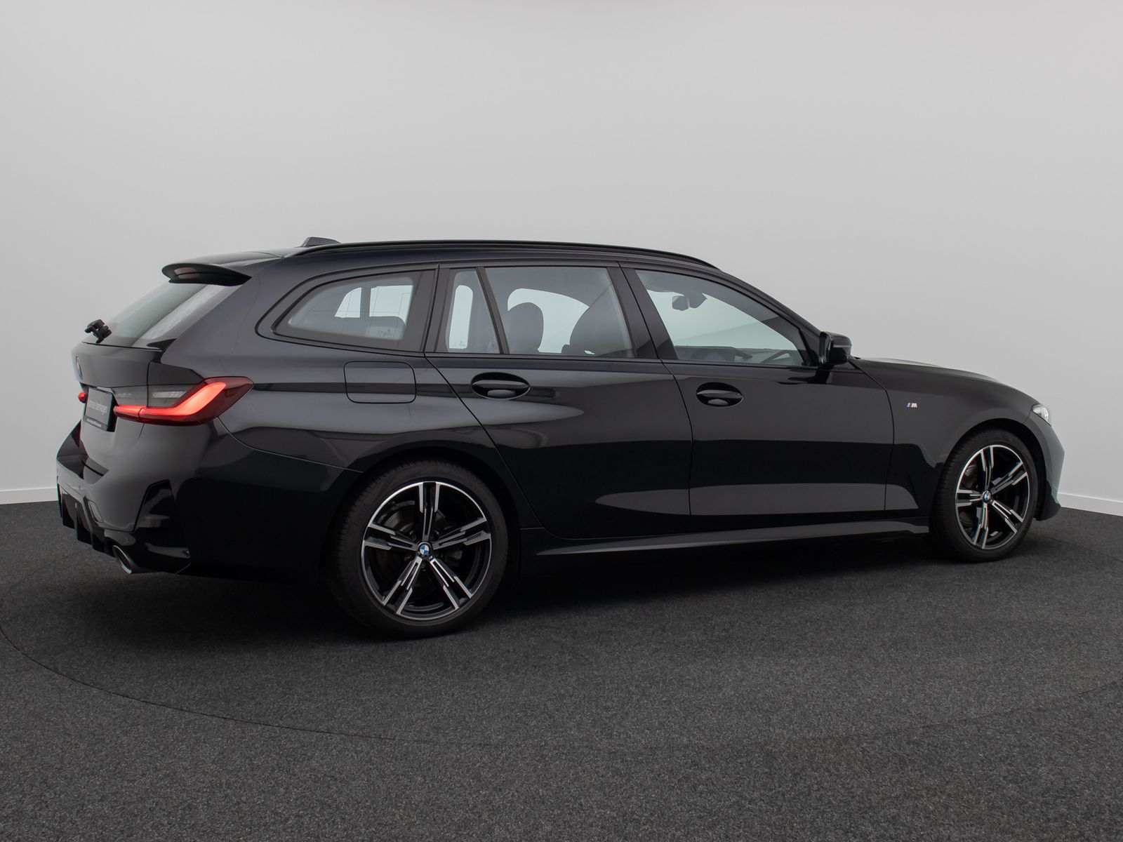 Fahrzeugabbildung BMW 320d xD M Sport DAB Alarm HUD Widscreen 18Zoll