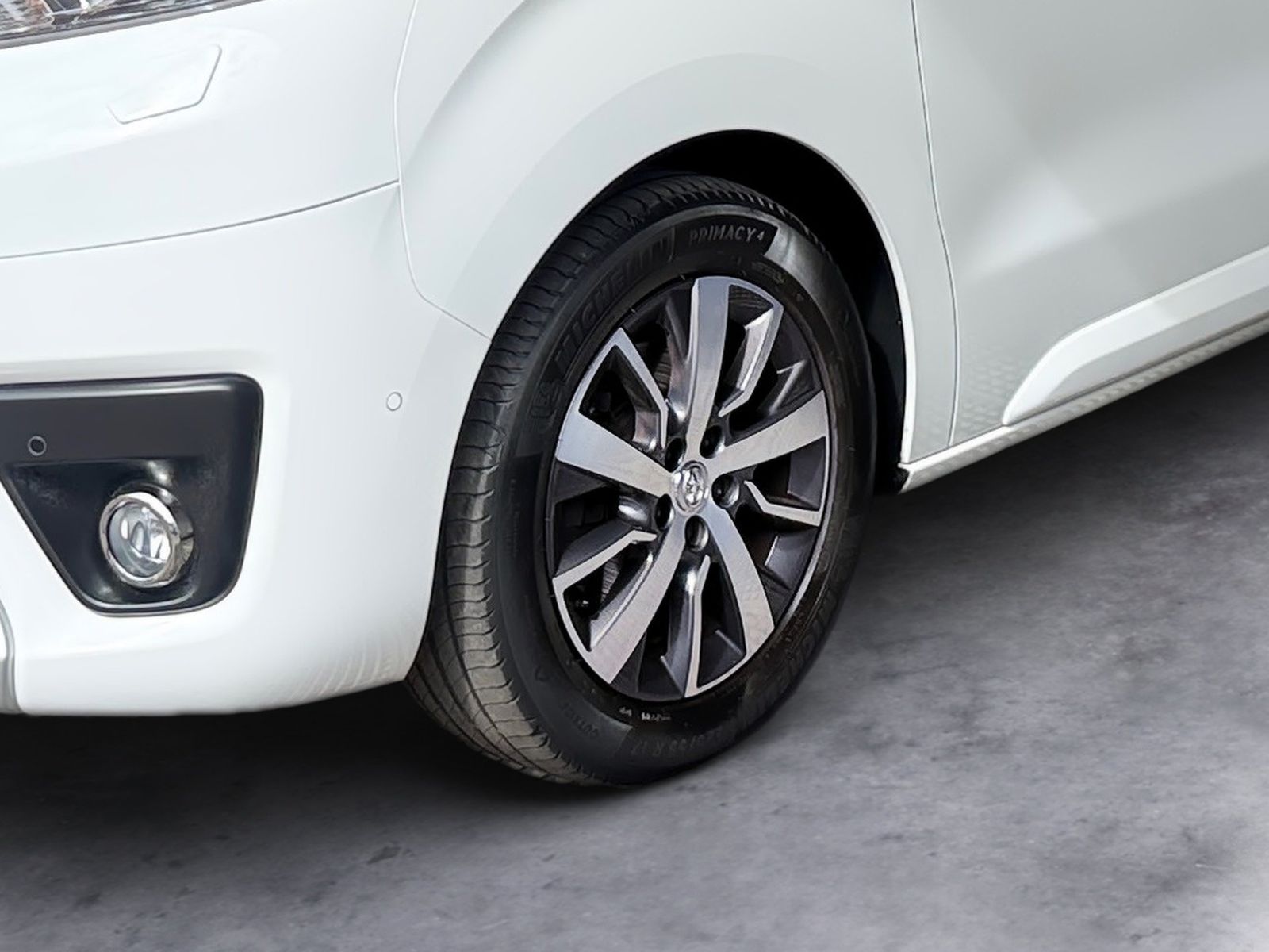 Fahrzeugabbildung Toyota Proace Verso 2.0 D-4D L1 Team D. 8 Sitzer