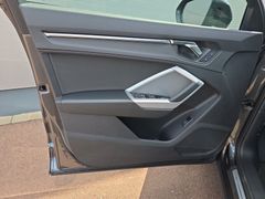 Fahrzeugabbildung Audi Q3 35 TFSI S line LED PANO STANDHZG 18"