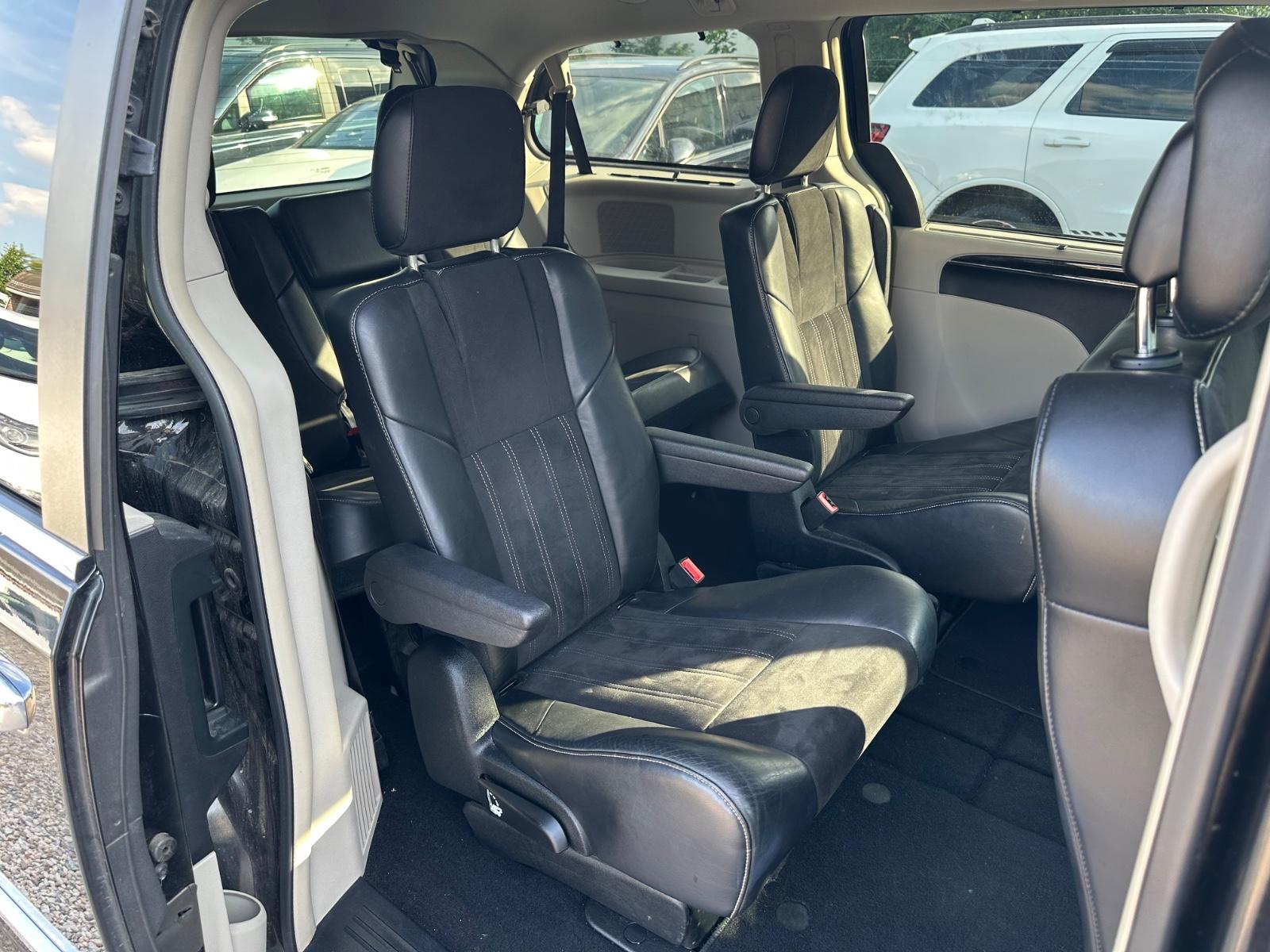 LANCIA VOYAGER 3.6 V6 283ch - PLATINUM - 7 PLACES - SIÈGES CHAUFFANTS - PORTES COULISSANTES ÉLECTRIQUES - CAMÉRA 360°