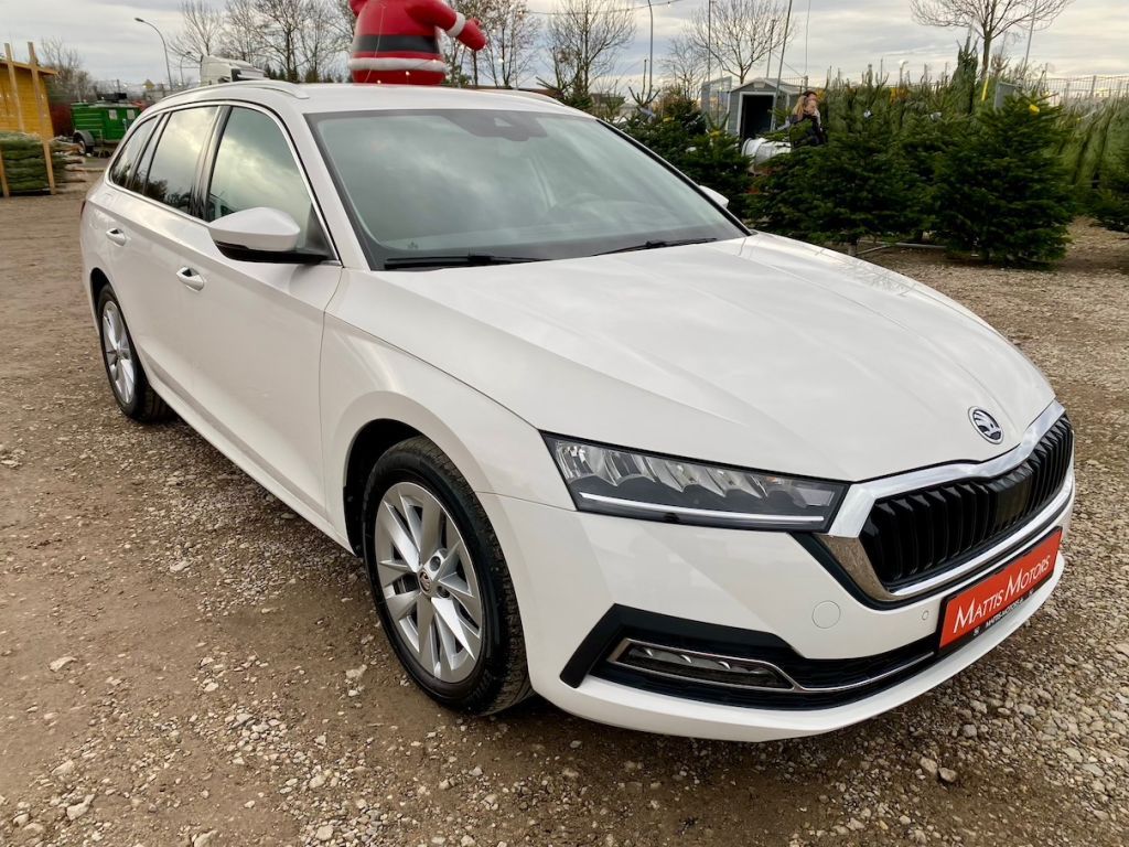 Fahrzeugabbildung SKODA Octavia Combi 2.0 TDI Style AAC NAVI LED HEAD UP