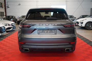 Porsche Cayenne - 8