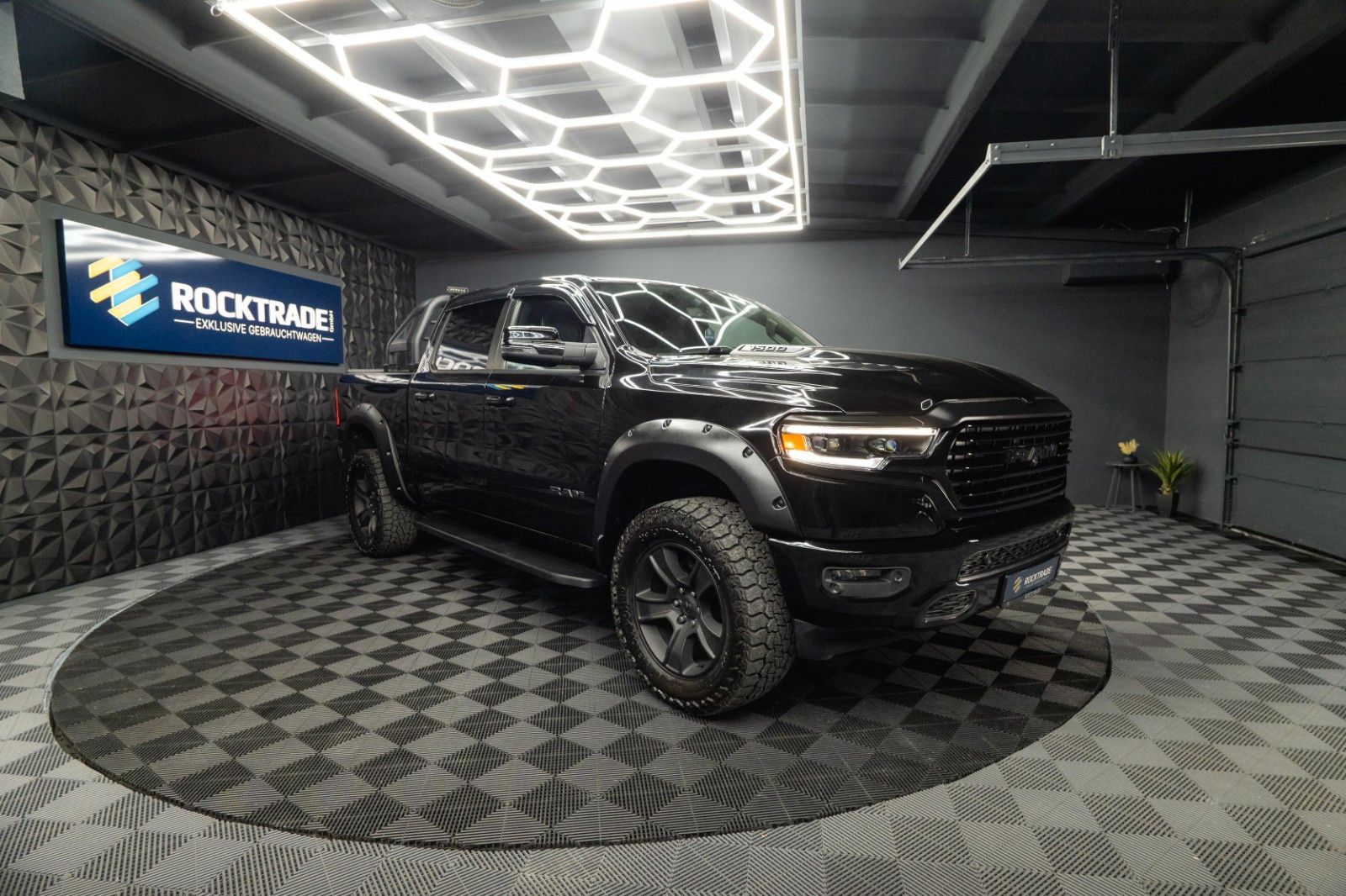 Fahrzeugabbildung Dodge RAM 5.7 V8 HEMI 4x4 LARAMIE Limited Offroad LED