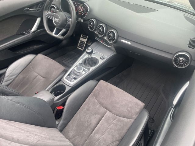 Fahrzeugabbildung Audi TT 2.0 TFSI Roadster Navi, Alcantara, Sitzheizun