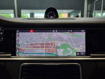 Porsche Panamera - 12