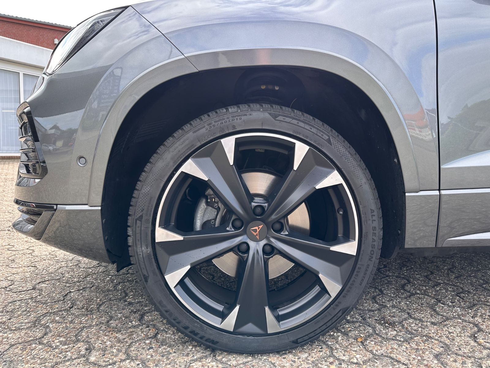 Fahrzeugabbildung CUPRA Ateca 1.5 TSI DSG Pano/ACC/Navi/LED/SHZG/Travel