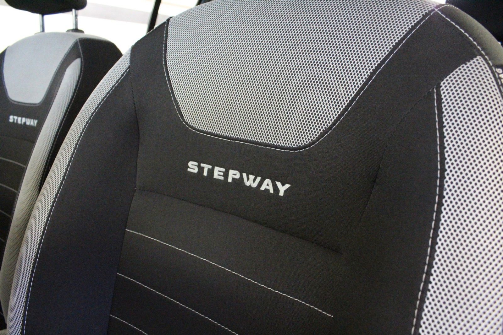 Fahrzeugabbildung Dacia Sandero TCe 90 Stepway *Media-Nav*