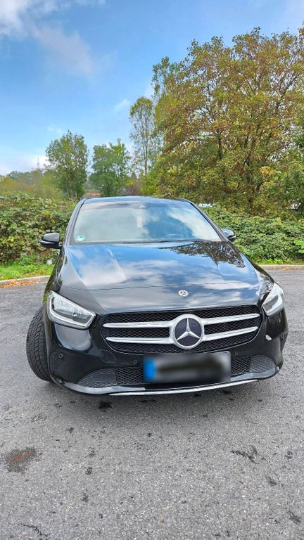 Image of Mercedes-Benz B 180