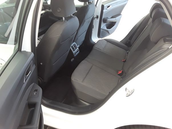 Fahrzeugabbildung Volkswagen Golf VIII TSI Life DSG LED Standhzg Navi ACC RFK