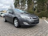 Opel Astra J Lim. 5-trg. Design Edition - Opel Astra aus 2011: Design Edition