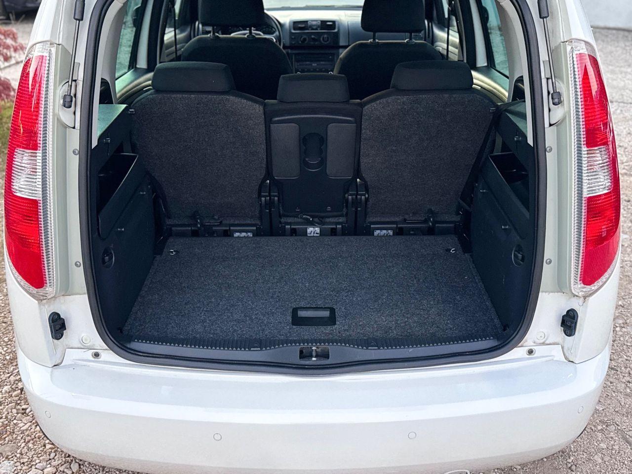 Skoda Roomster 2014 — фото 14