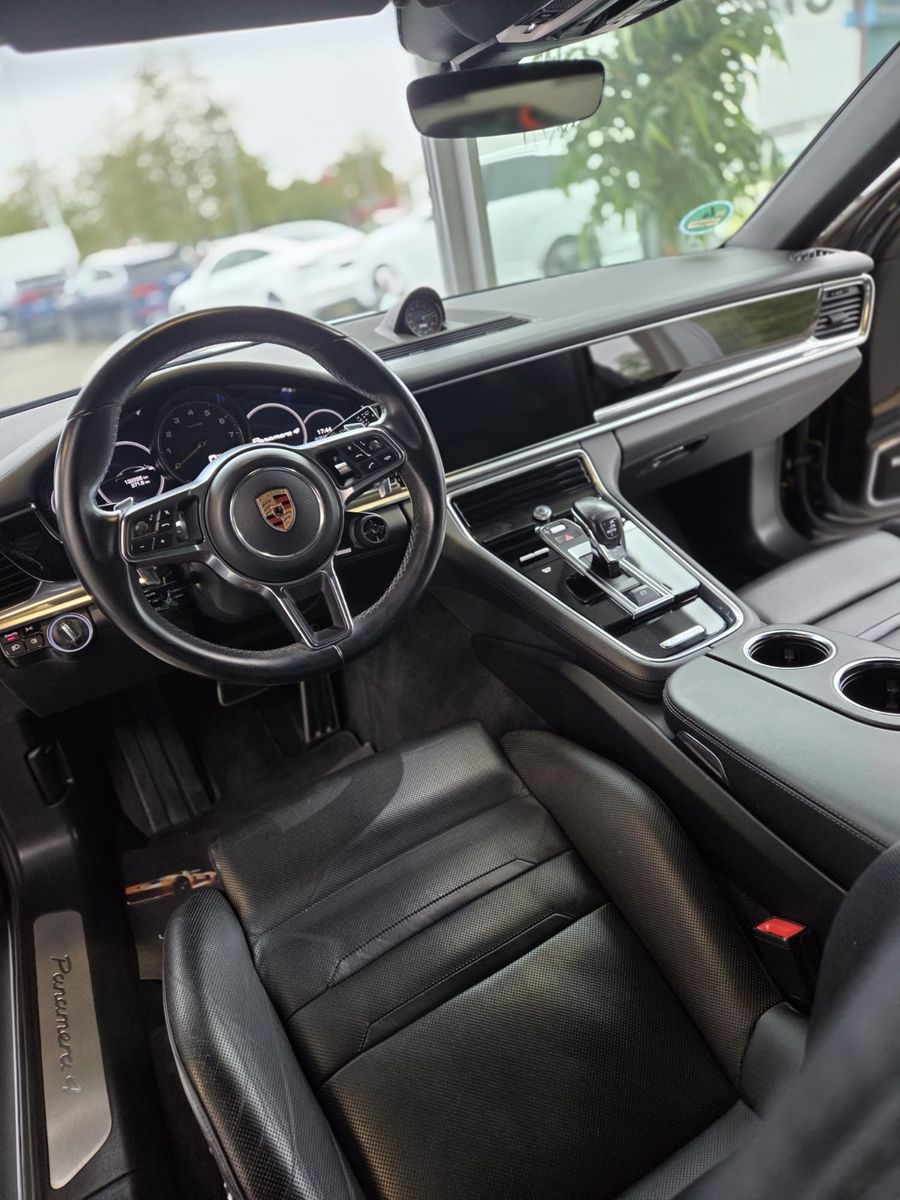 Fahrzeugabbildung Porsche Panamera Sport Turismo 4 E-Hybrid/VOLLAUSTATTUNG