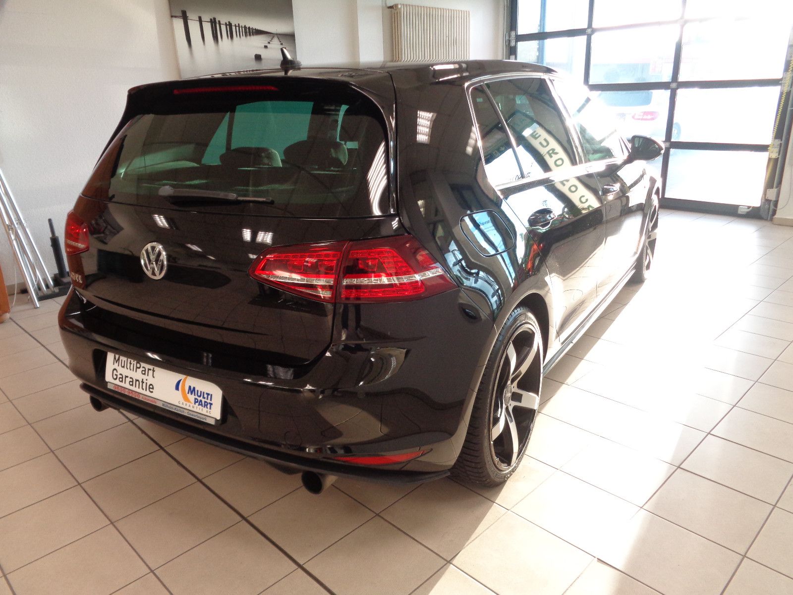 Fahrzeugabbildung Volkswagen Golf VII Lim. GTI /XENON/KLIMA/PANORAMA