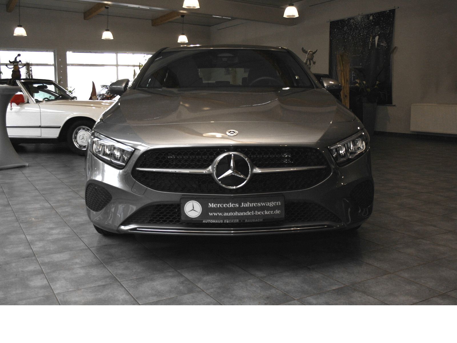 Fahrzeugabbildung Mercedes-Benz A 180 Progres. Advanced *Volldigitales Display*D