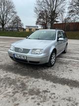 Volkswagen Bora 2.0 Basis Variant Basis - Volkswagen Bora mit Benzin-Antrieb: Kombi