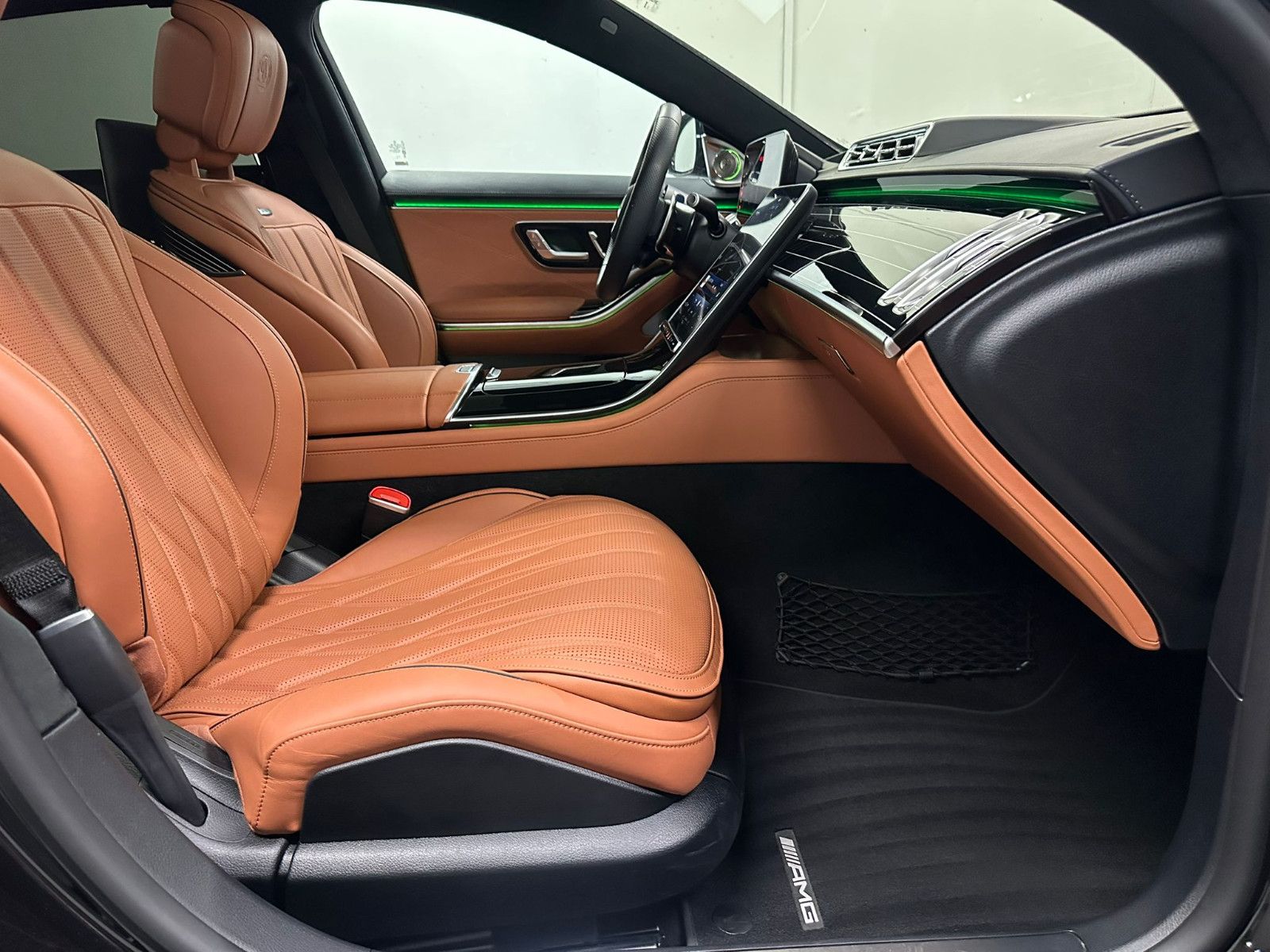 Fahrzeugabbildung Mercedes-Benz S 63 E Performance L *KERAMIK*TV*CARBON*4D*