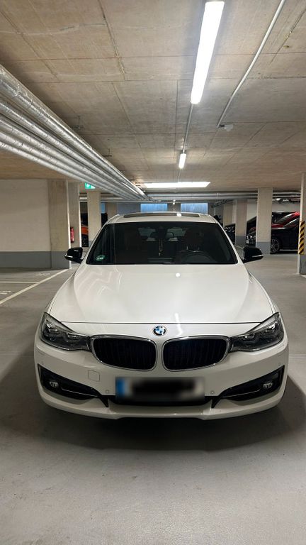 Image of BMW 320