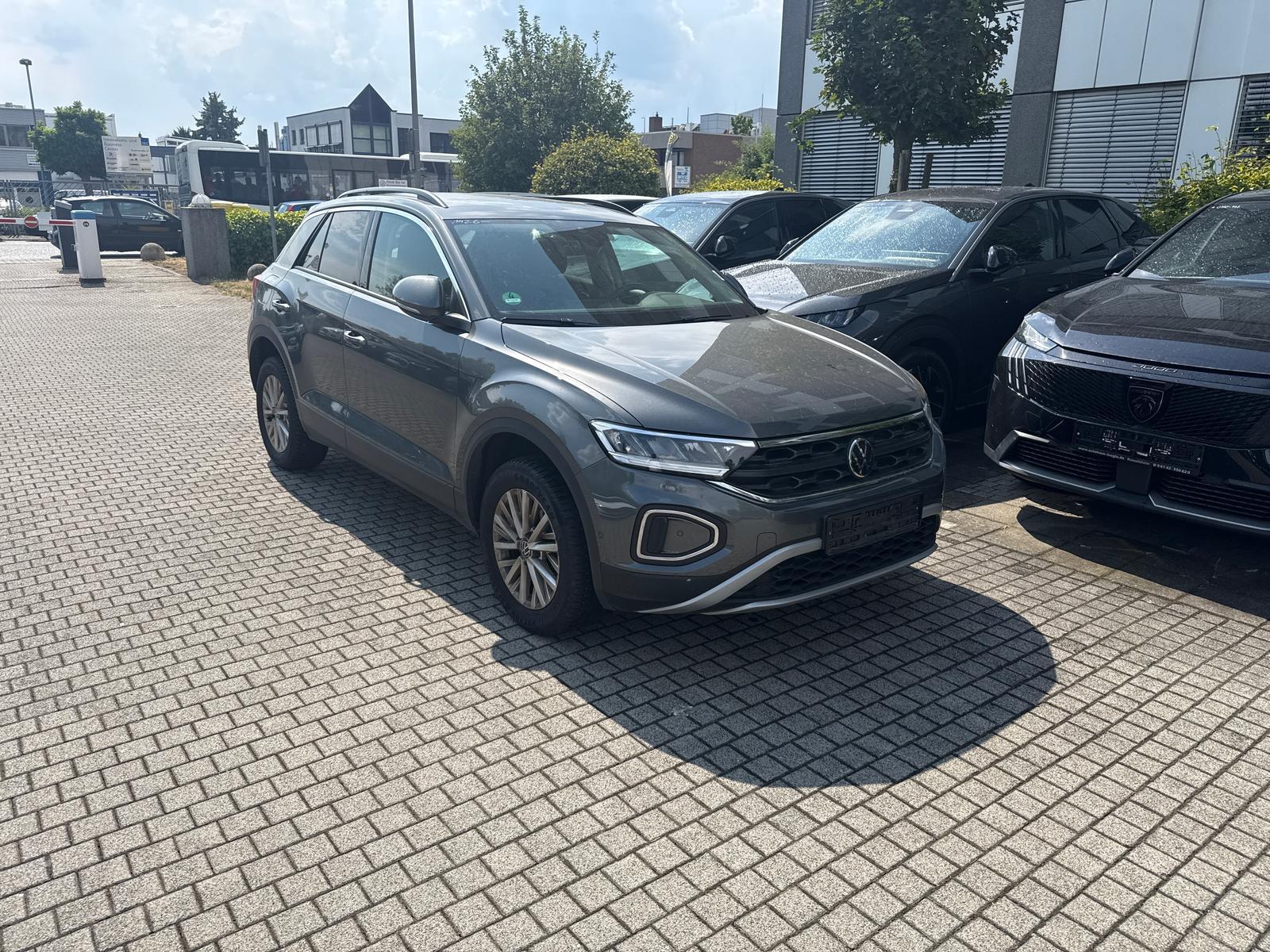 Volkswagen T-Roc 1.5 TSI OPF Life DSG Multimedia+LED+SHZ+VC