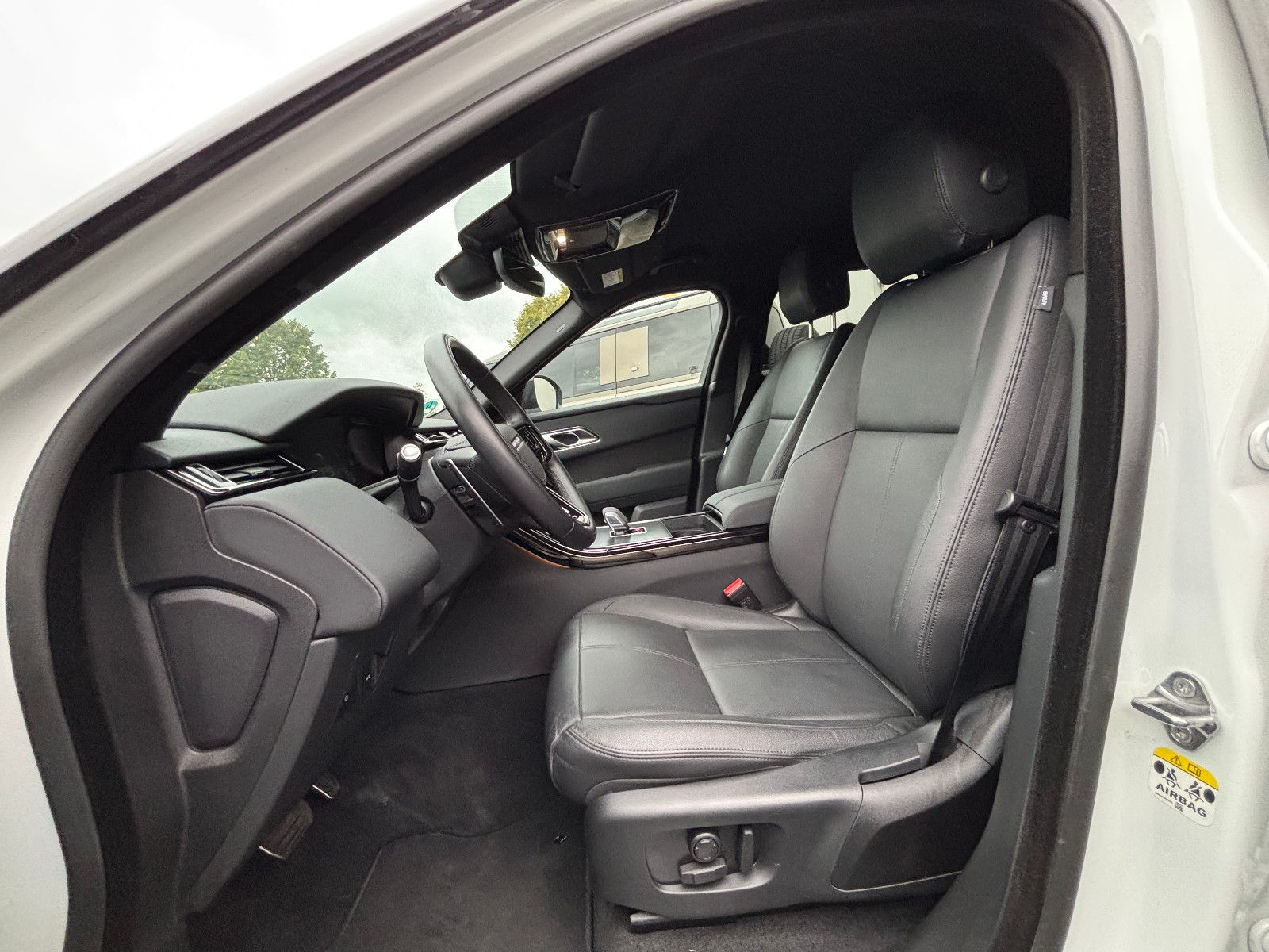 Fahrzeugabbildung Land Rover Range Rover Velar R-Dynamic/KAMERA/Design-Paket