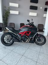 Ducati Diavel Carbon Red (AMG/Cromo) /gepflegt - Offers