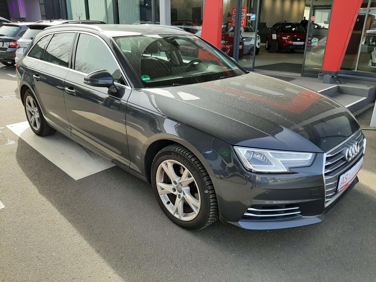 Audi A4 sport *Navi-Einparkhilfe*