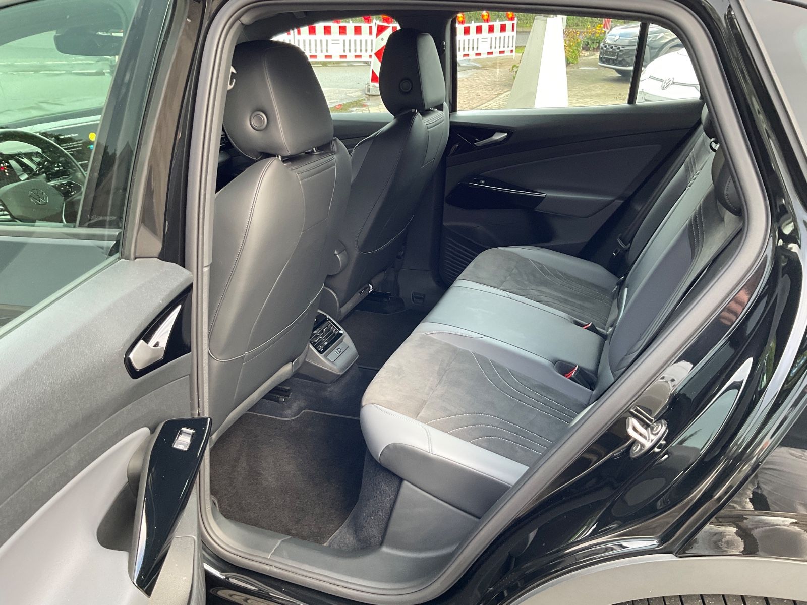 Fahrzeugabbildung Volkswagen ID.4 Pro Perform 82kWh,Navi,Wärmepumpe,Kamera
