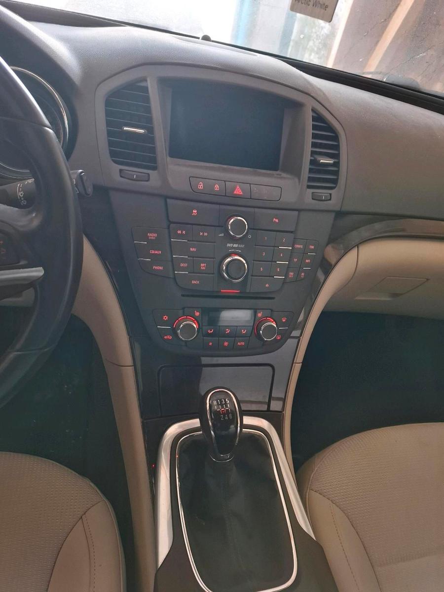 Opel Insignia 2010 — photo 6