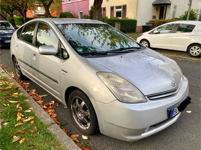 Toyota Prius 1.5 EXECUTIVE SCHECKHEFT TÜV NEU