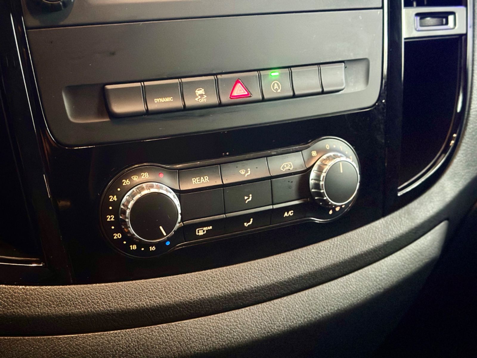 Fahrzeugabbildung Mercedes-Benz Vito Tourer 114 CDI Pro lang*Navi*9S*LED*