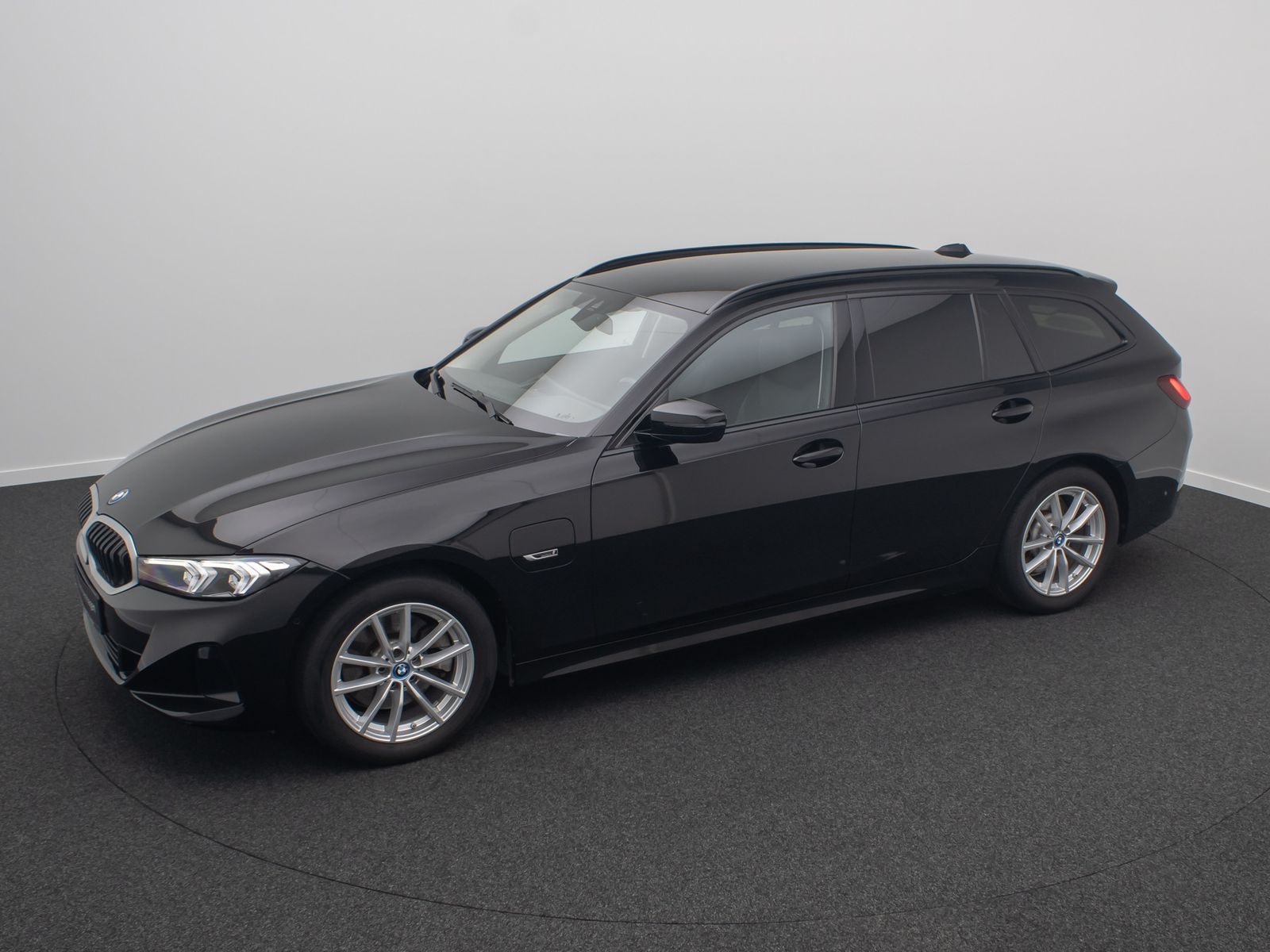 Fahrzeugabbildung BMW 320e Kamera DAB Leder WidscreenDispl Sportsitze