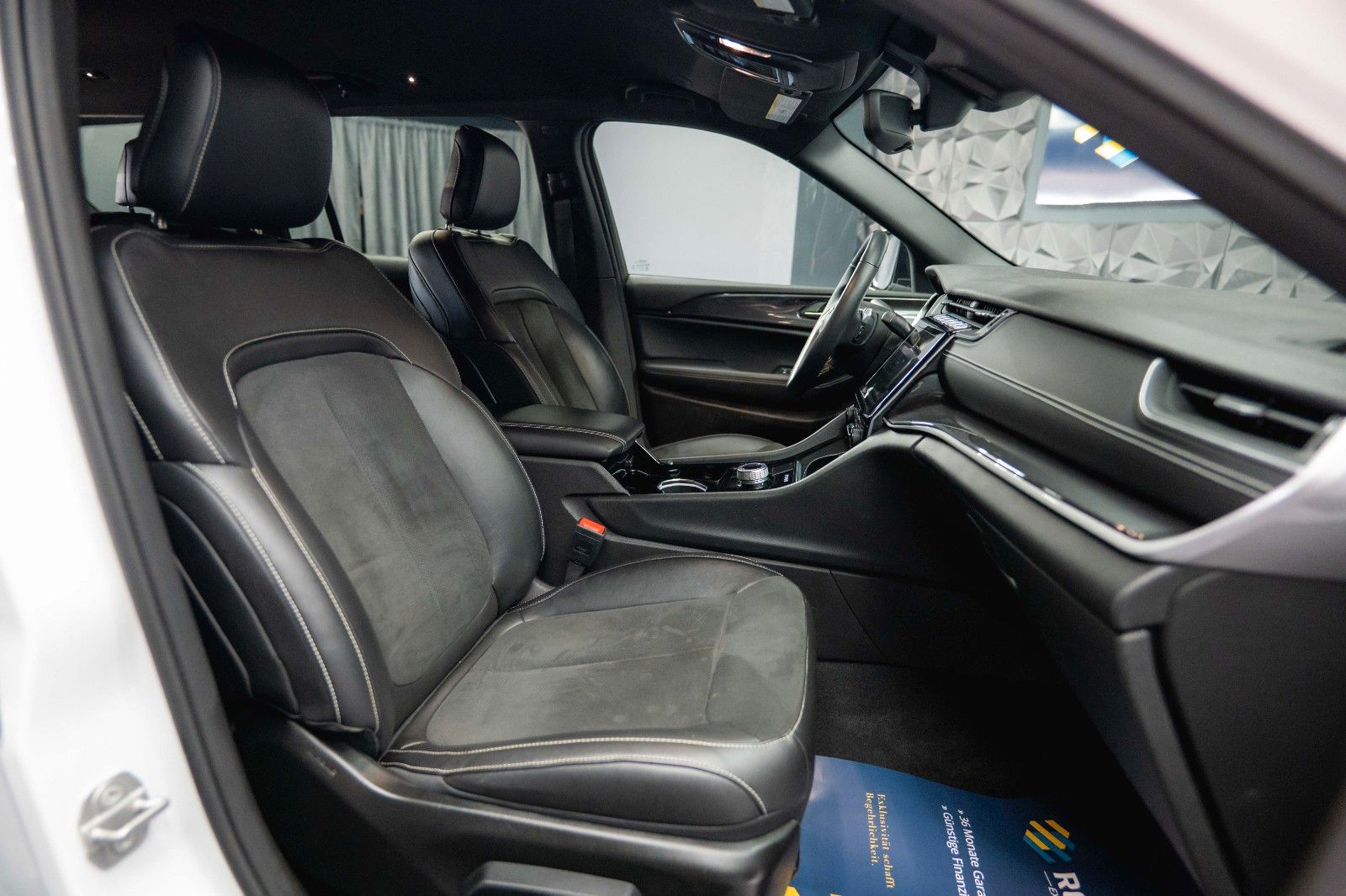 Fahrzeugabbildung Jeep Grand Cherokee 3.6 4x4 L Altitude Mod. 2022 19%