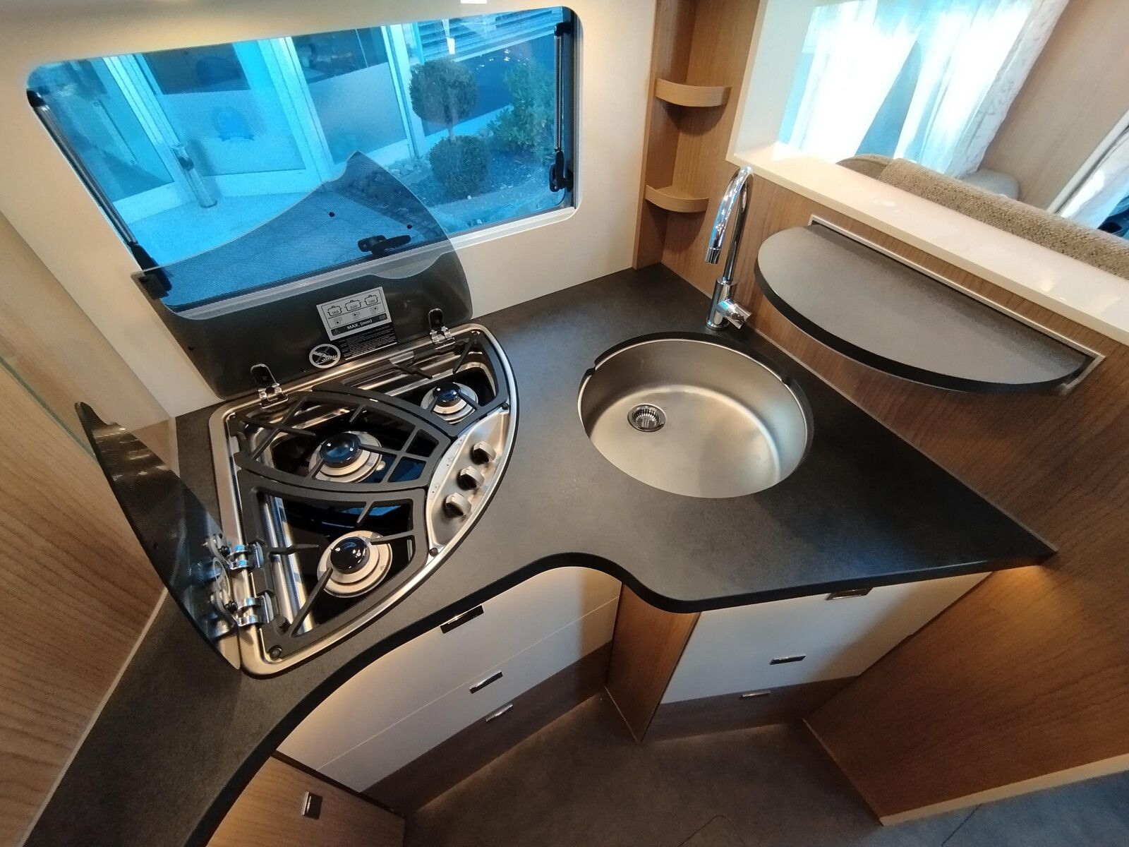 Fahrzeugabbildung Malibu T 490 RB LE comfort Mercedes,Distronic,LED,Autom