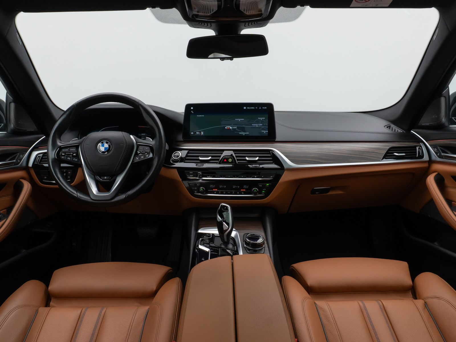 Fahrzeugabbildung BMW 540d xD Kamera Glasdach Laser HUD DAB H/K AHK