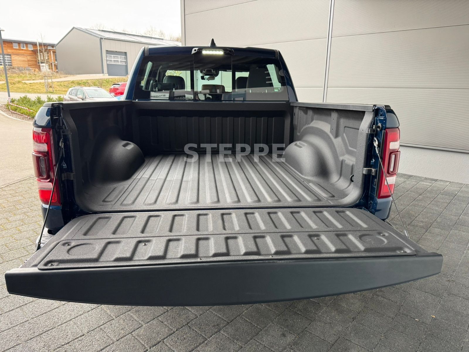 Dodge RAM 1500 5,7 V8 HEMI LONGHORN Luftfederung AHK