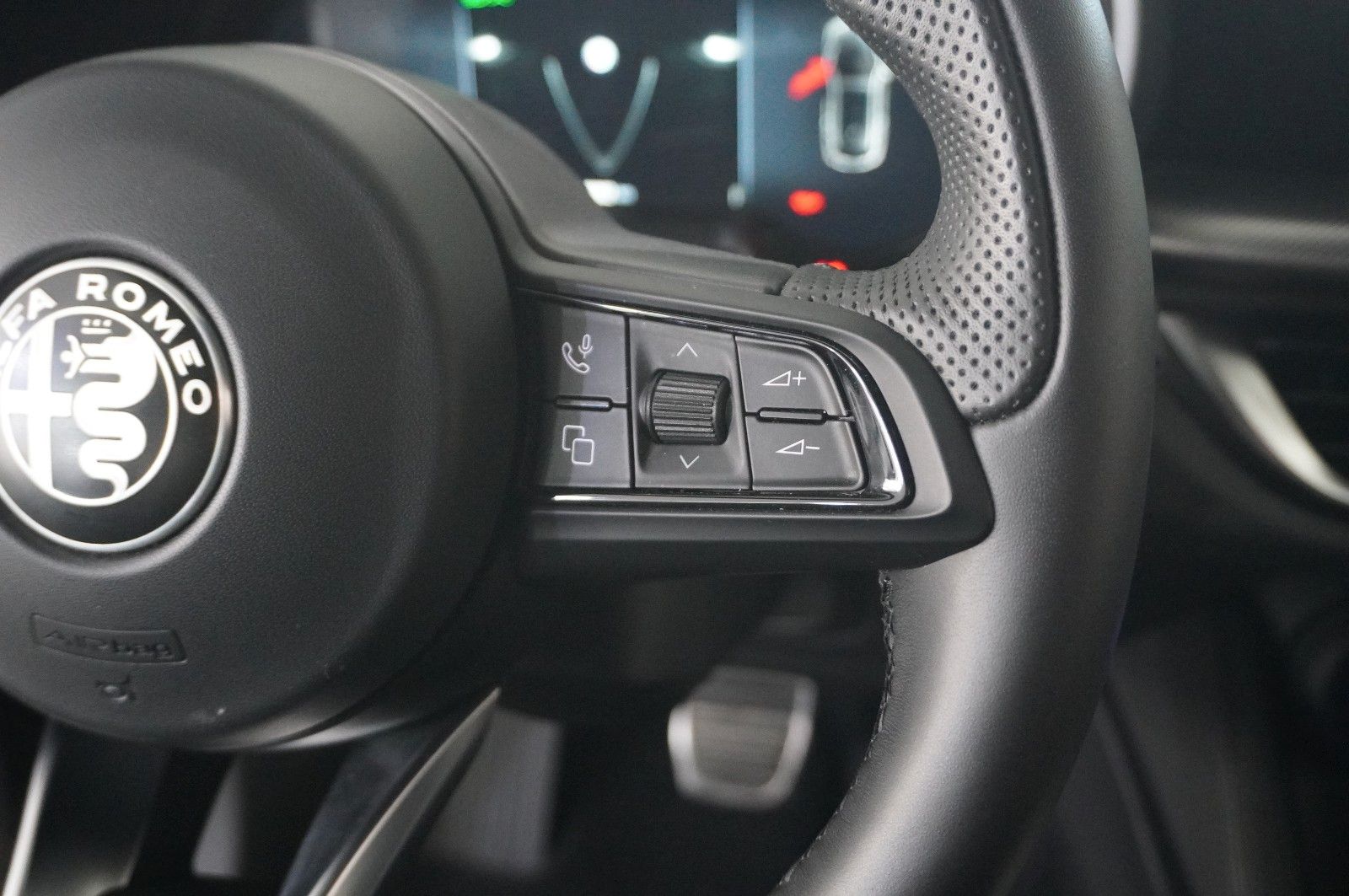 Fahrzeugabbildung Alfa Romeo Stelvio 2.2D VELOCE Q4 NAVI/LED/KAMERA/MATRIX/SH